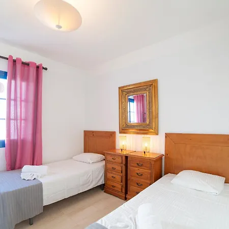 Villa Beautiful Detached Lanzarote 3 Bedrooms Stacruz Bay Stunning Views Close To Amenities